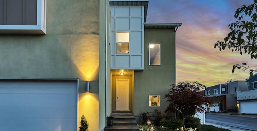 How to Improve Curb Appeal When Selling a House - Texas Realtors